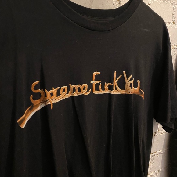supreme tee - Picture 2 of 2